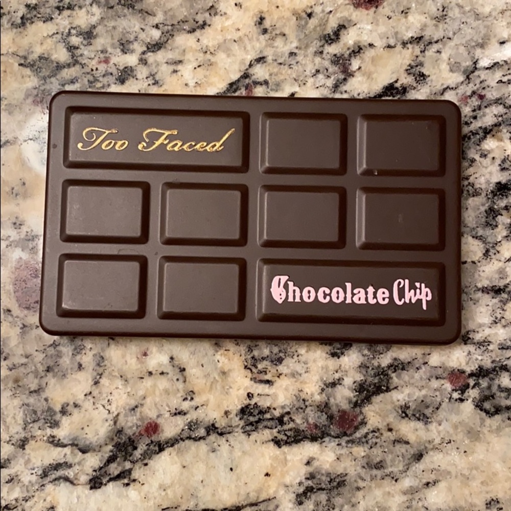 Too faced chocolate chip eye shadow pallet
